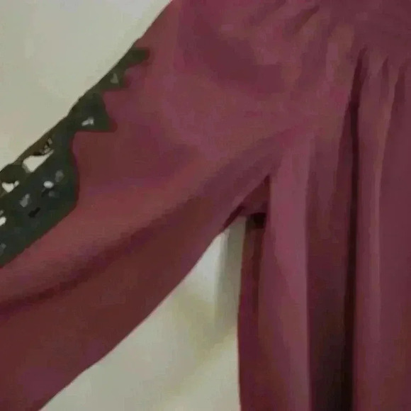 Kobi Women's Off the Shoulder Smocked Blouse - Picture 4 of 11